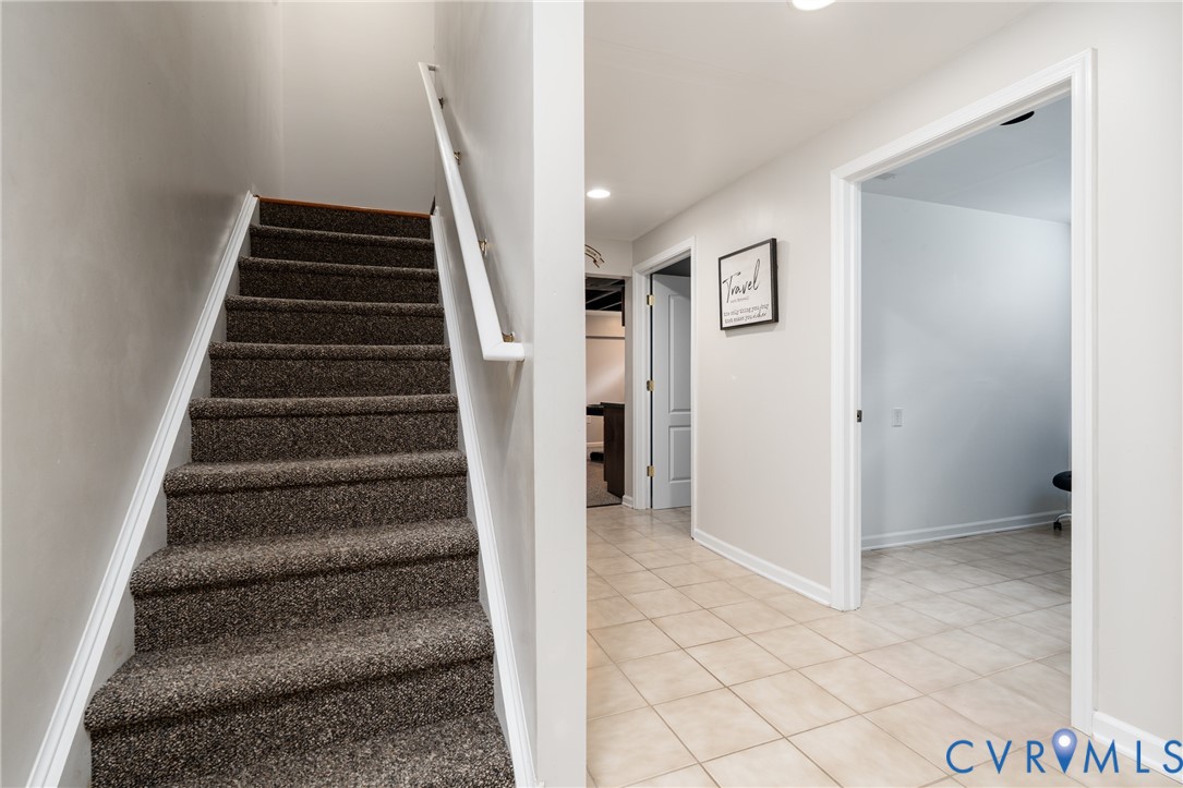 381 Shorewood Dr