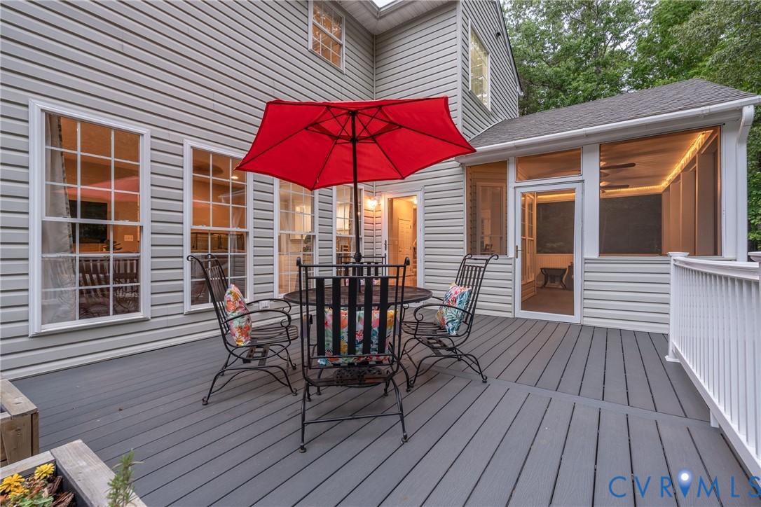 381 Shorewood Dr