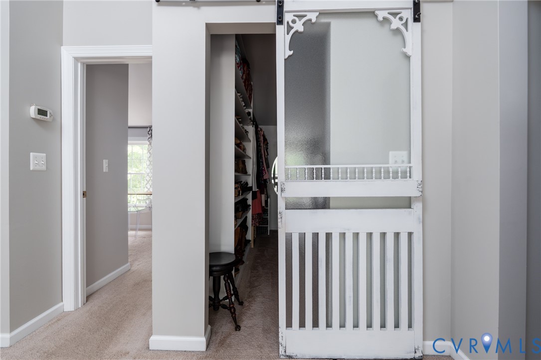 381 Shorewood Dr