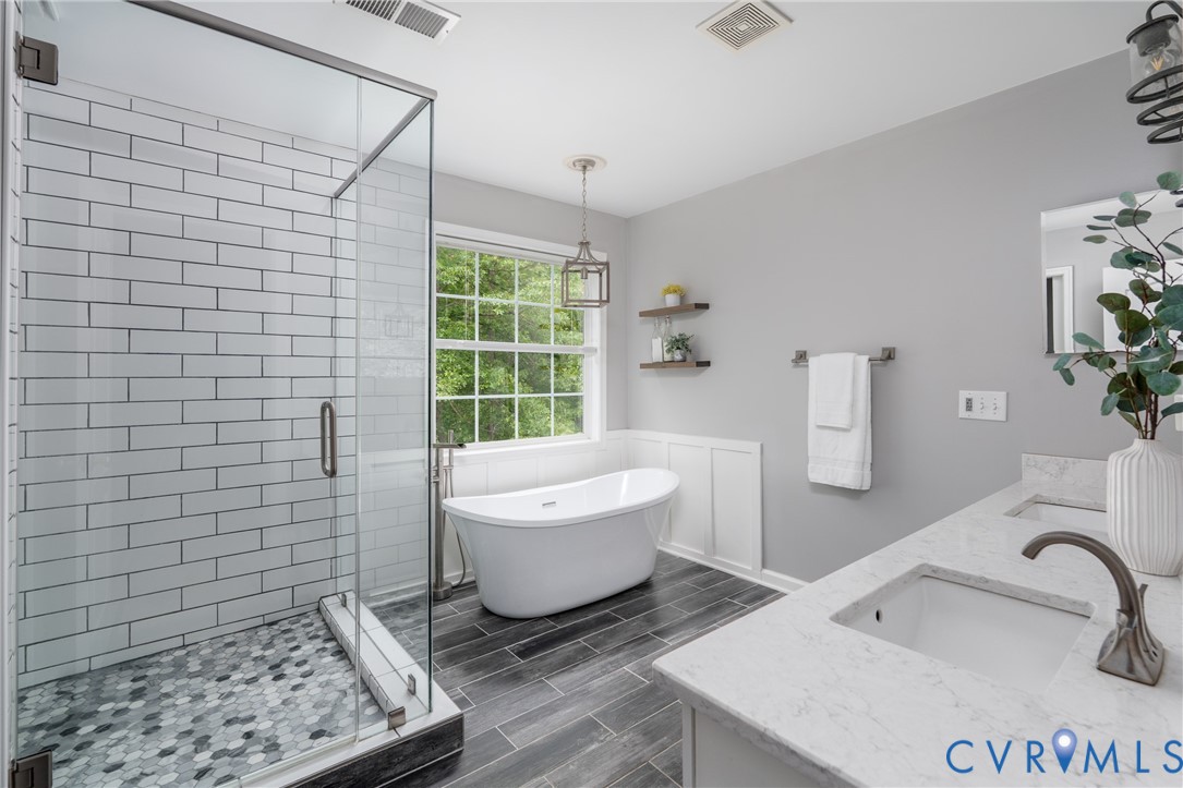 381 Shorewood Dr