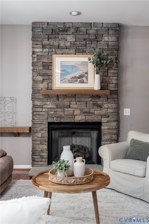 381 Shorewood Dr
