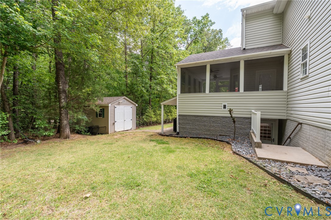 381 Shorewood Dr