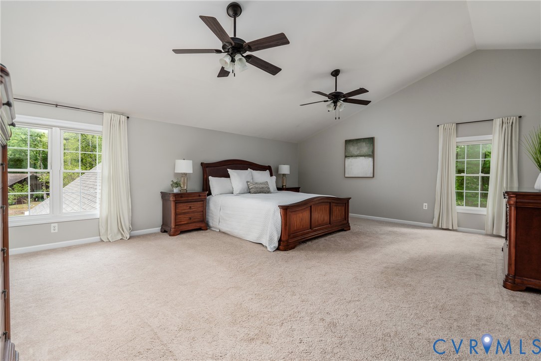 381 Shorewood Dr