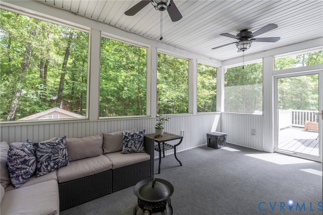 381 Shorewood Dr