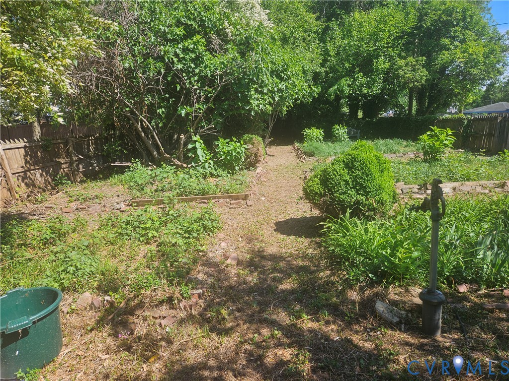 215 N 29th St