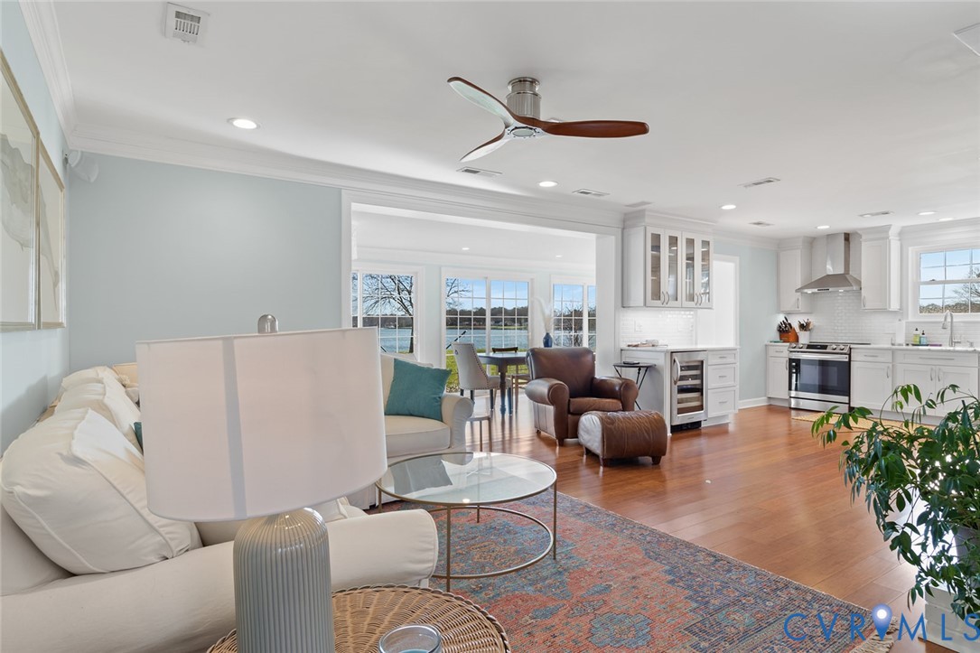 108 Ferry View Dr