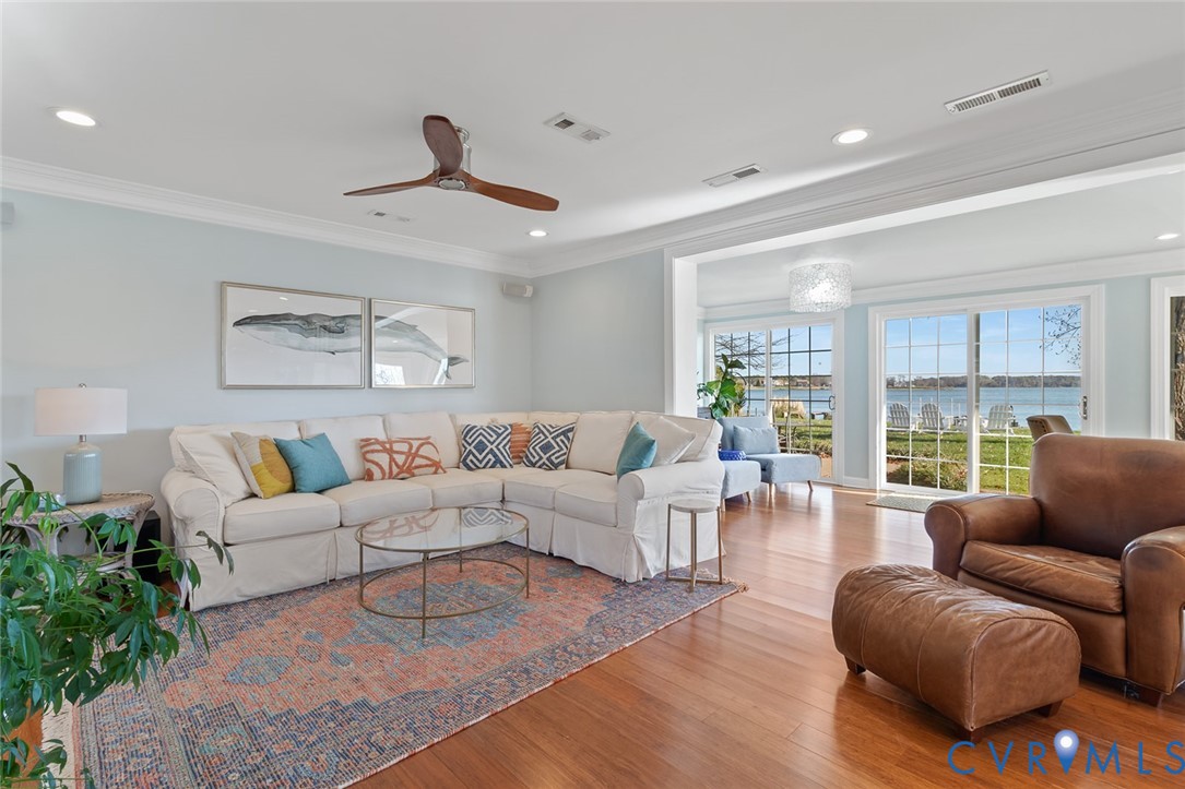 108 Ferry View Dr