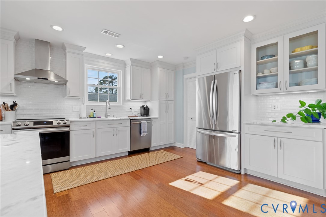 108 Ferry View Dr