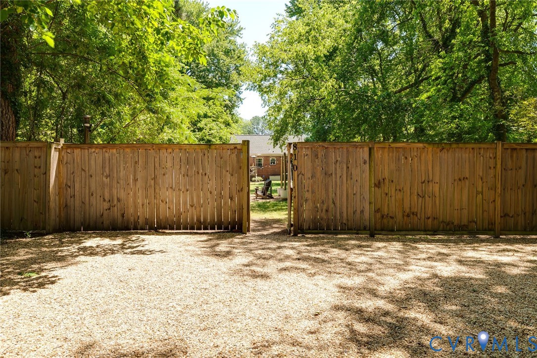 810 Westover Hills Blvd