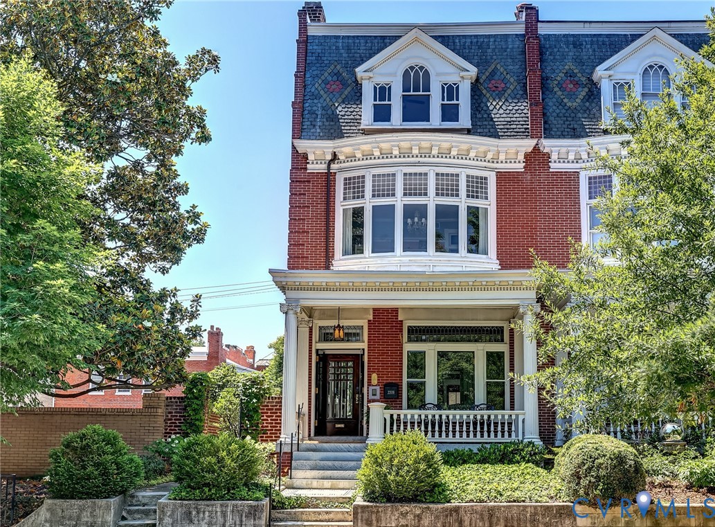 2209 Monument Ave