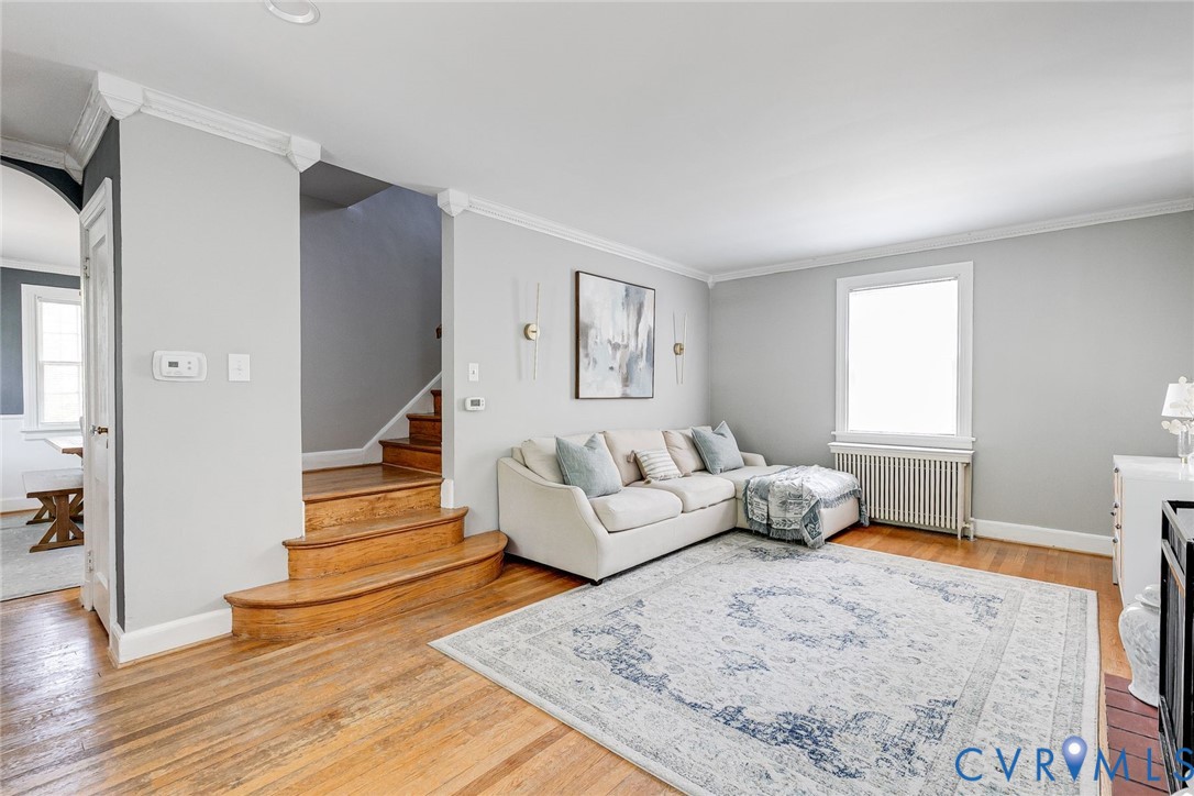 823 W 47th St