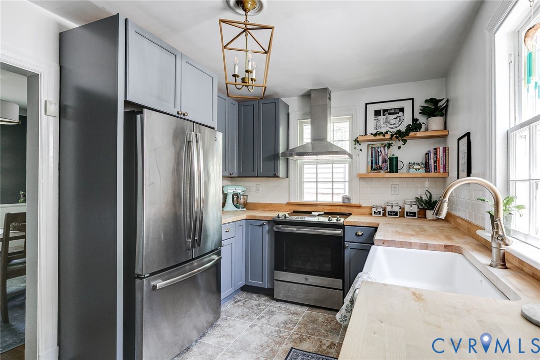 823 W 47th St