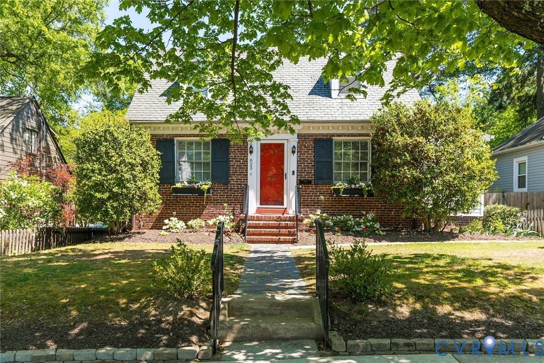 823 W 47th St