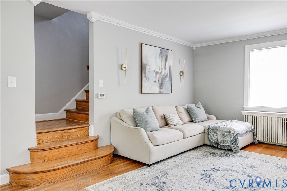 823 W 47th St