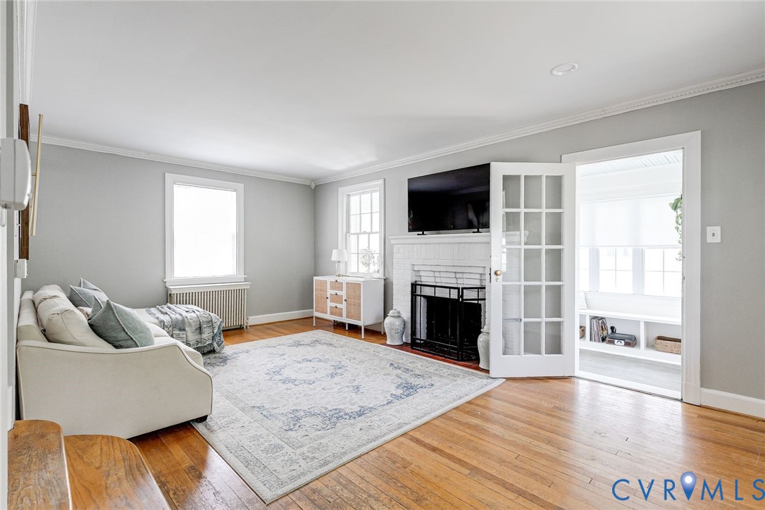 823 W 47th St