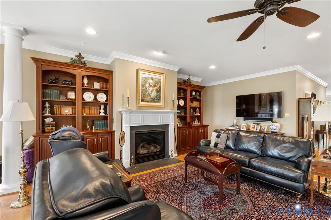 2196 Founders View Ln