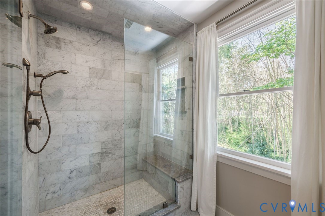 17 Bridgeway Rd