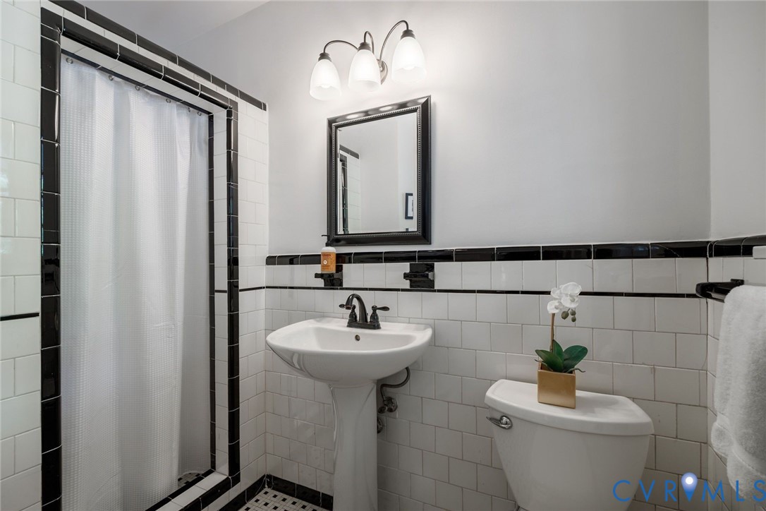 17 Bridgeway Rd