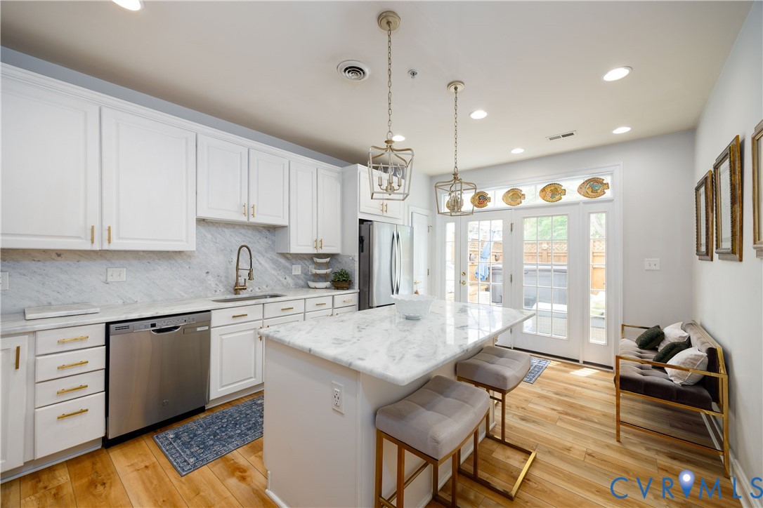 9509 Belle Air Ln