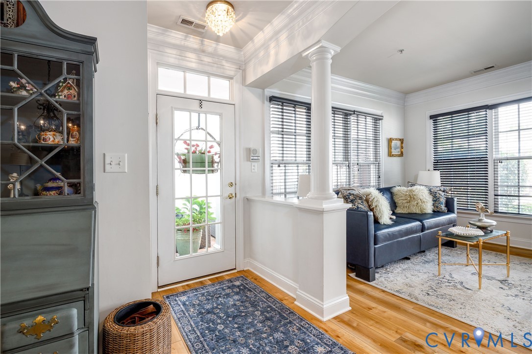 9509 Belle Air Ln