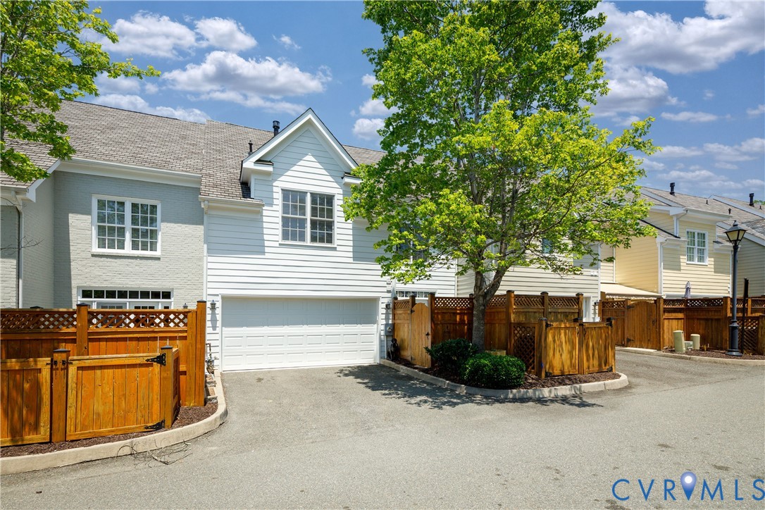 9509 Belle Air Ln