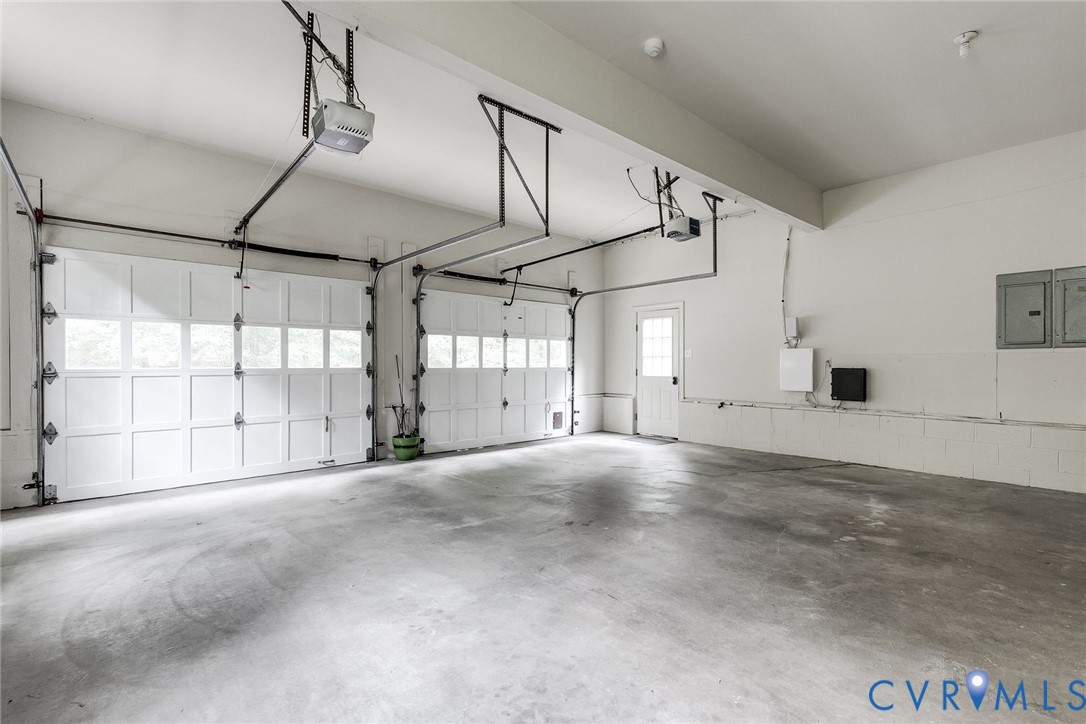 3911 Reeds Landing Cir