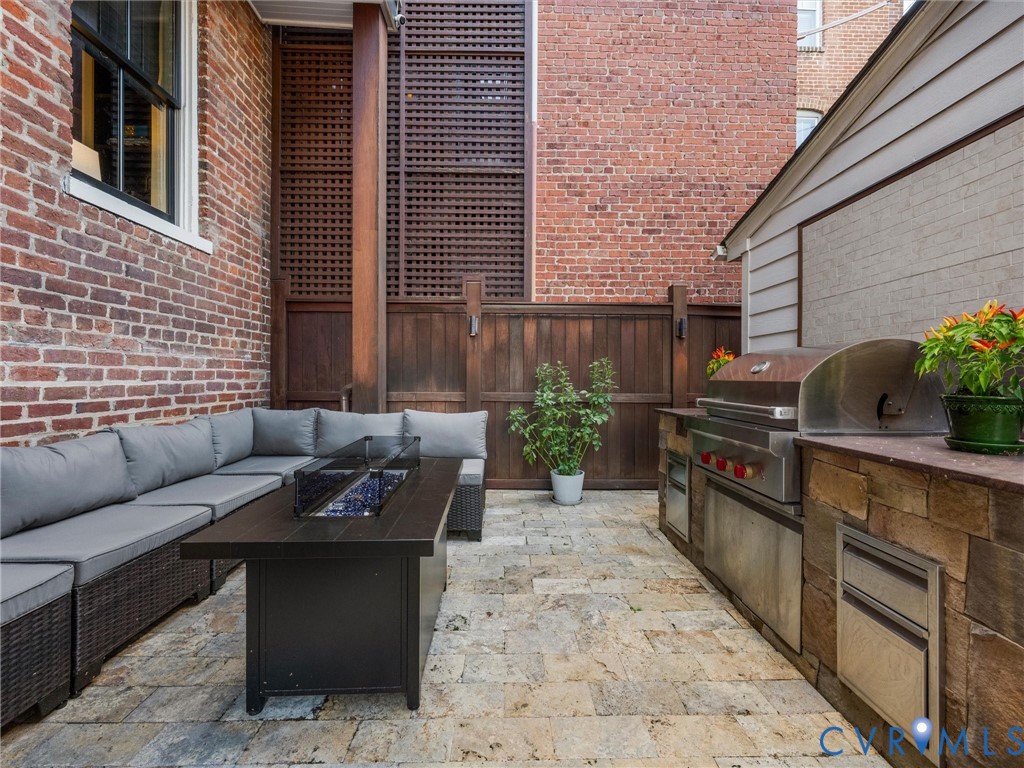 2242 Park Ave