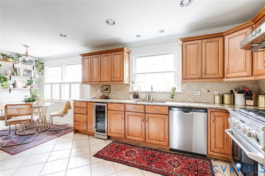 4021 Traylor Dr