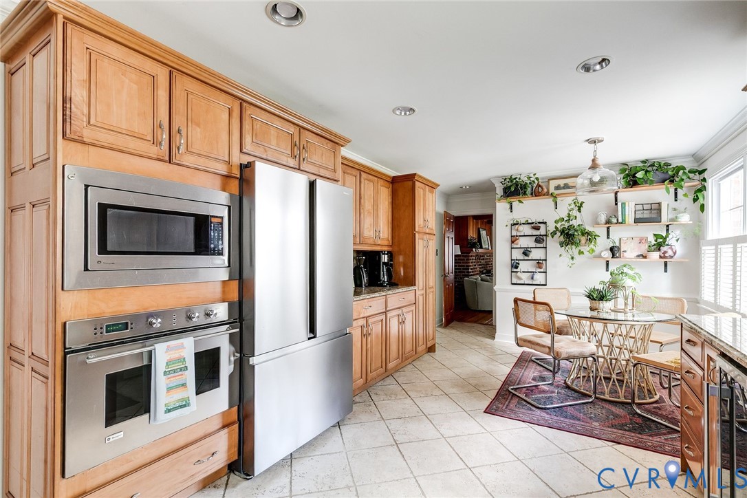 4021 Traylor Dr