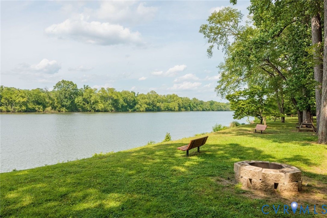 4021 Traylor Dr
