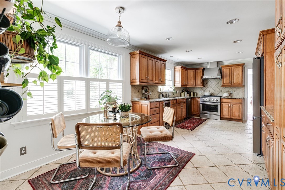 4021 Traylor Dr