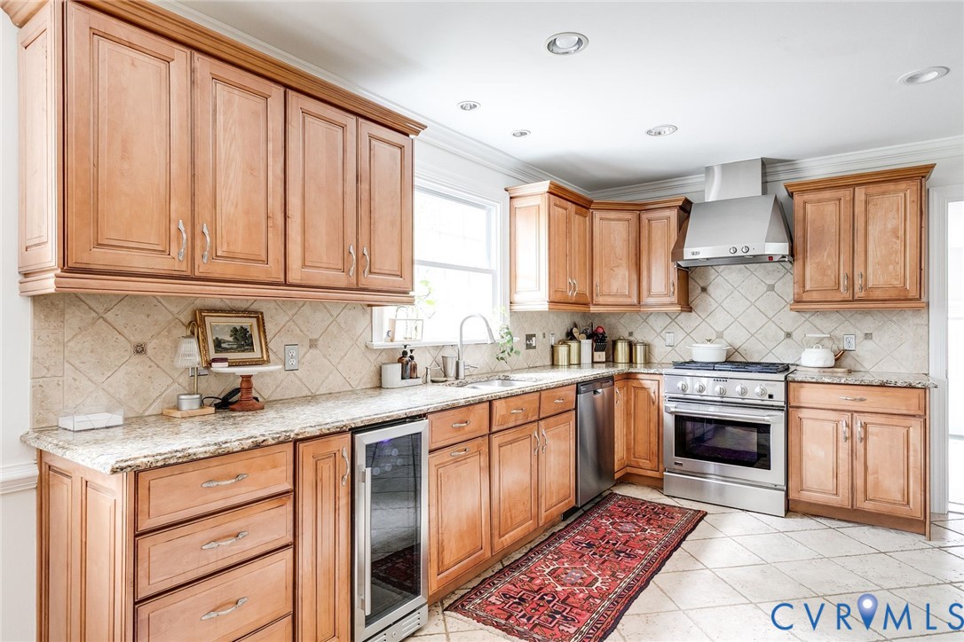 4021 Traylor Dr