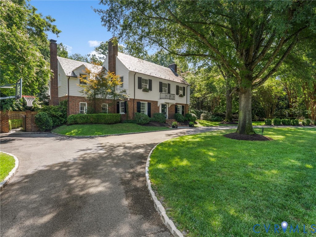 1 Greenway Ln