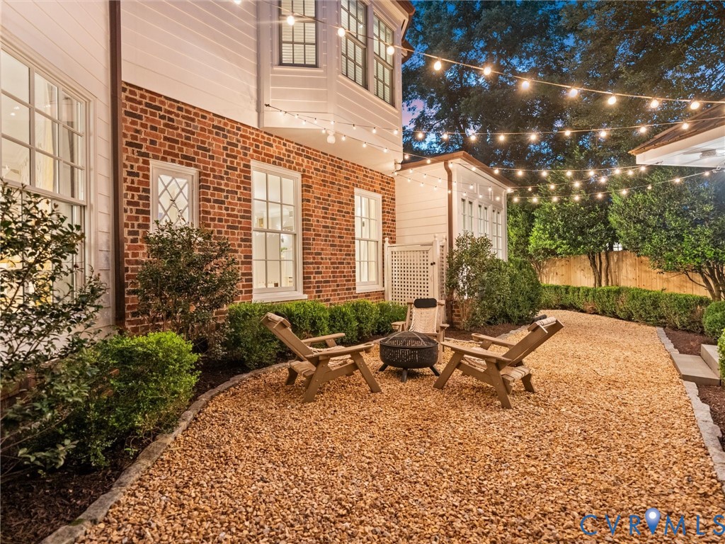 1 Greenway Ln