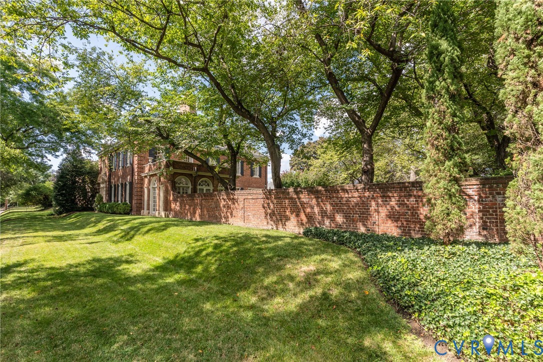3114 Monument Ave