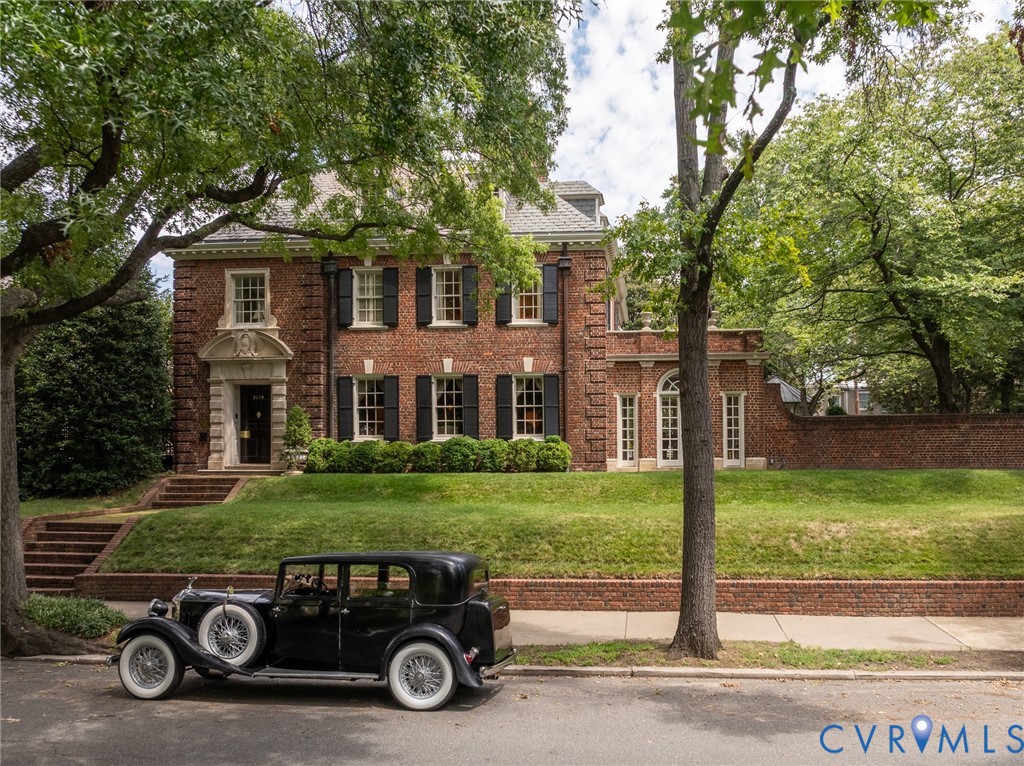 3114 Monument Ave