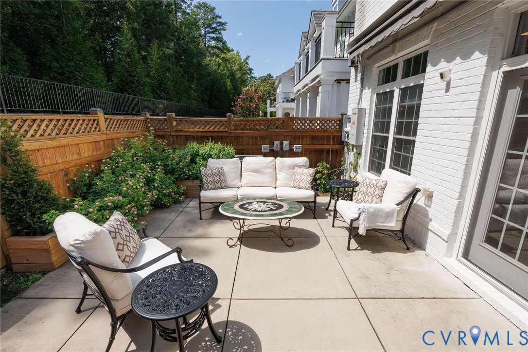 1123 Marney Ct