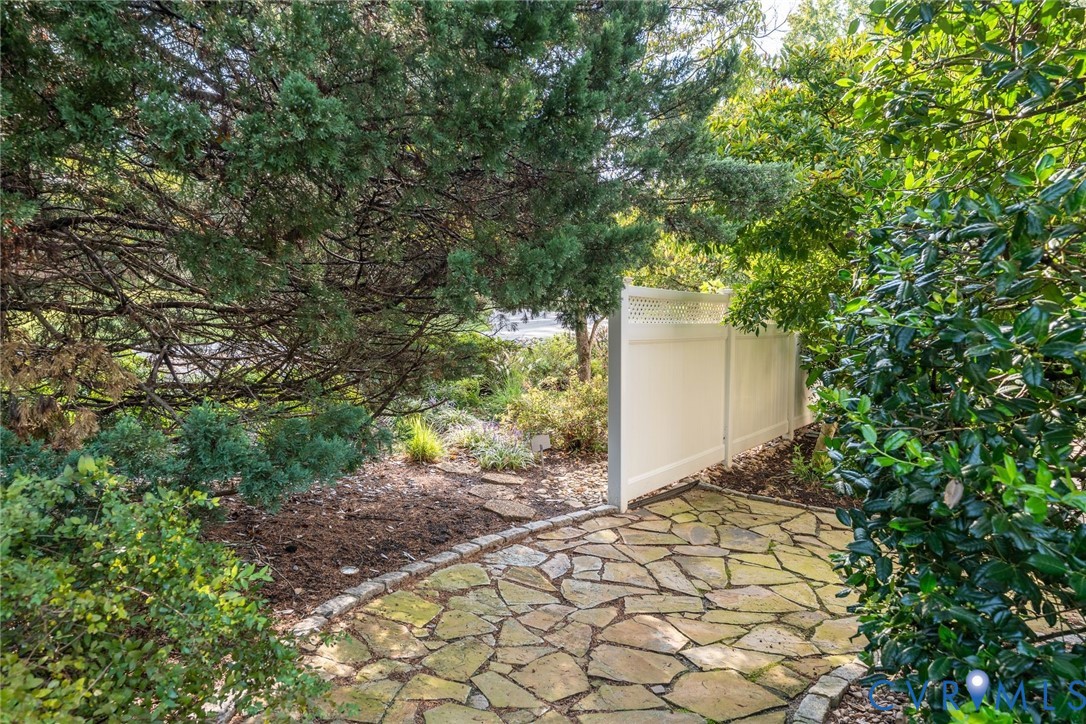 8701 Rockcrest Ct