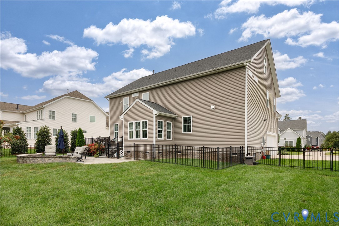 11913 Helmway Ct