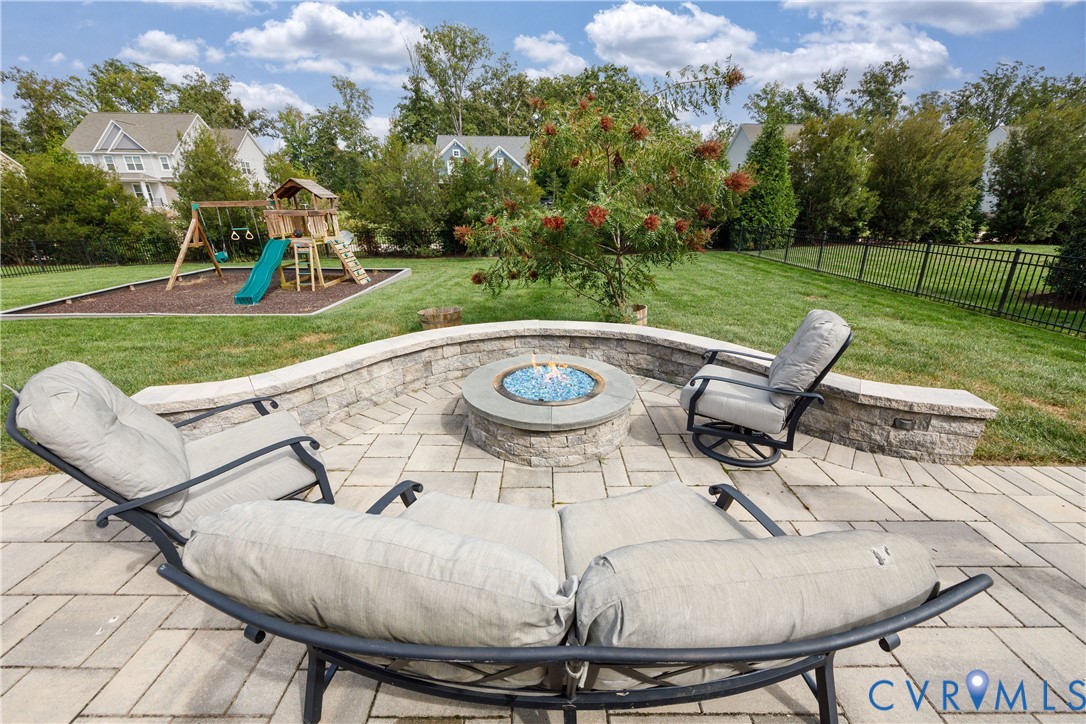 11913 Helmway Ct