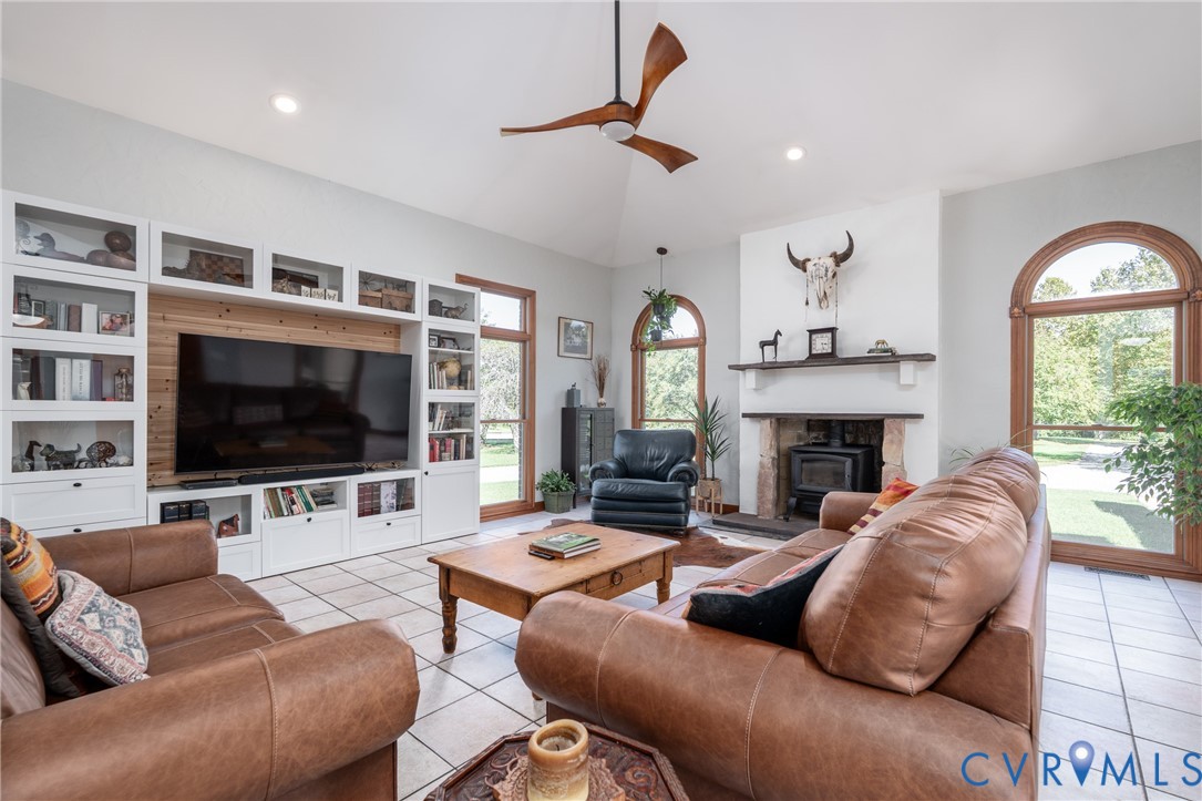 639 Sandy Point Rd