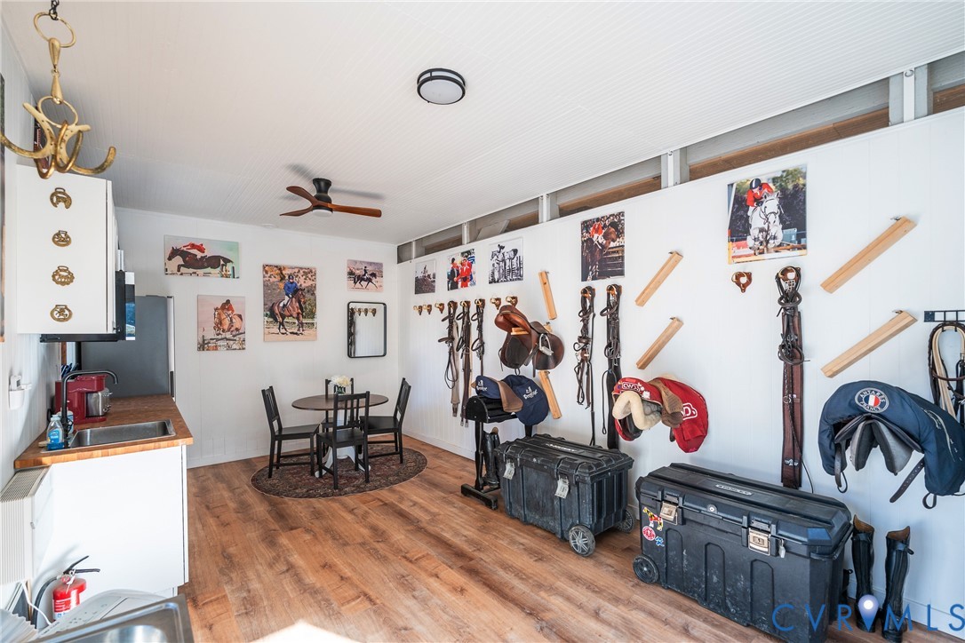 639 Sandy Point Rd