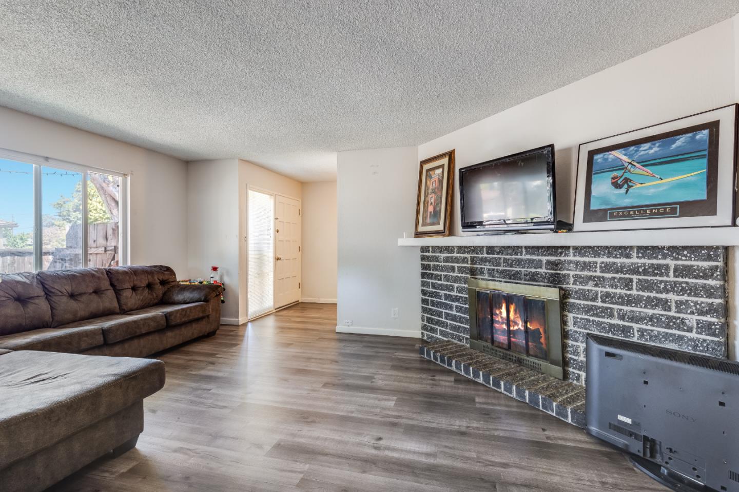 2531 Skylark DR