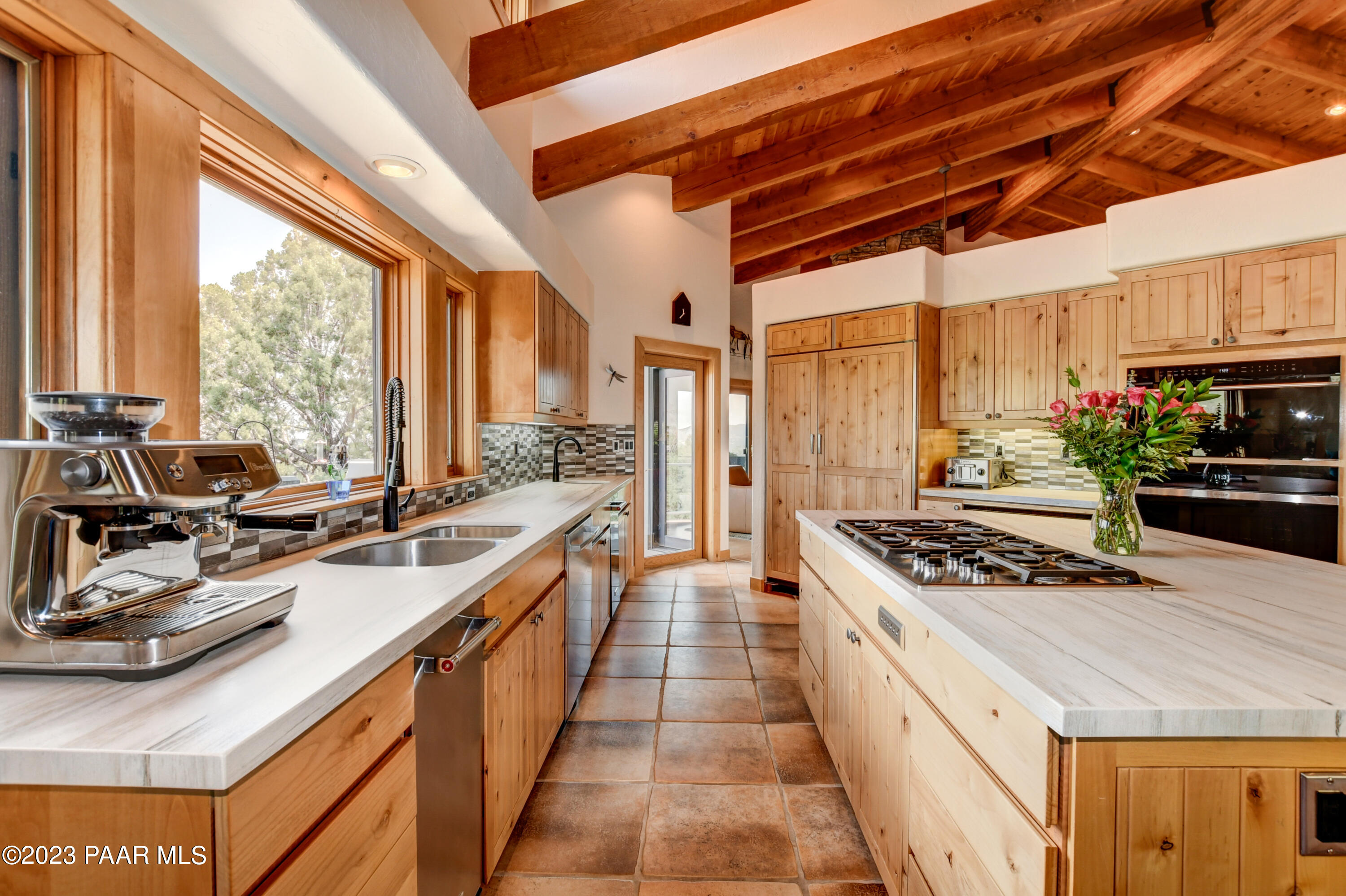 665 Woodridge Lane