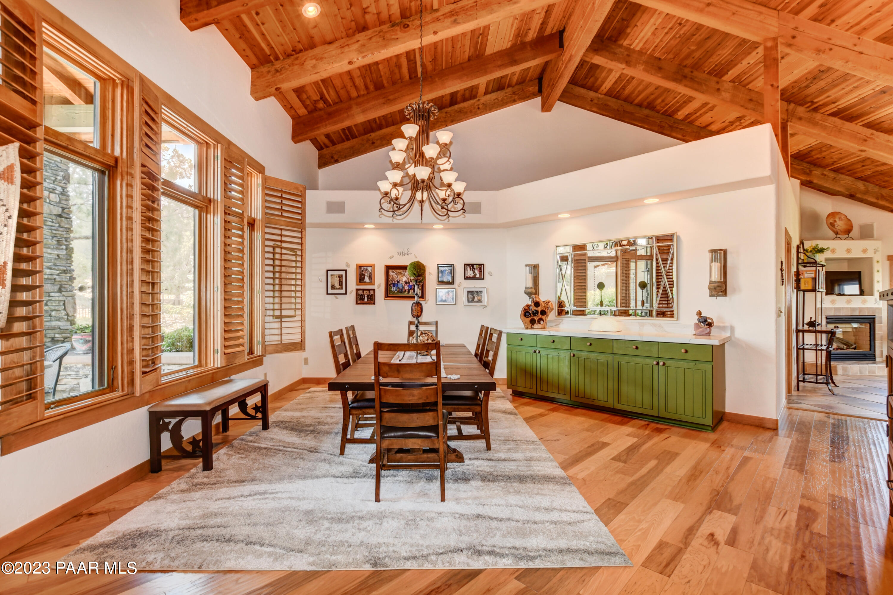 665 Woodridge Lane
