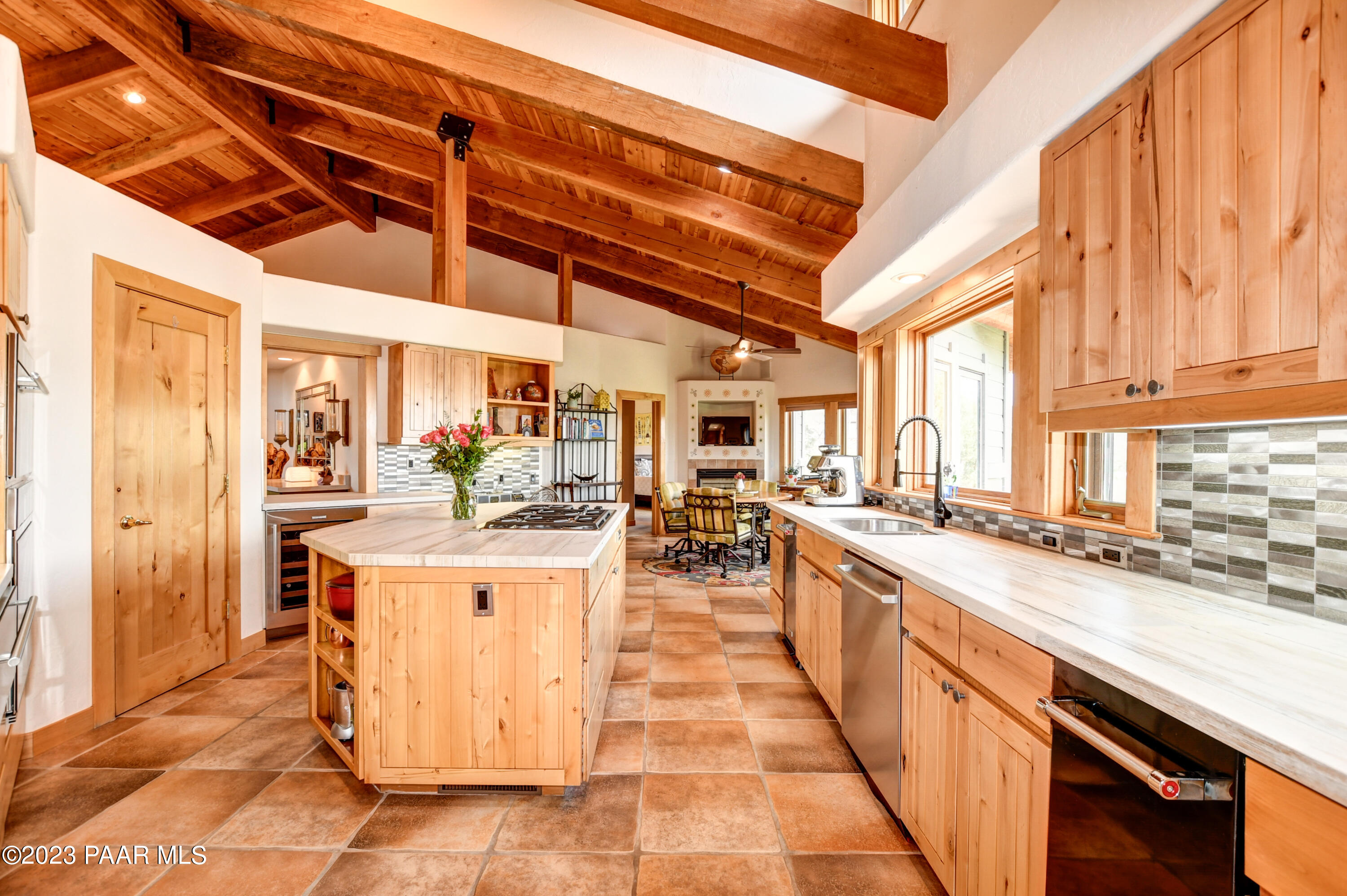 665 Woodridge Lane