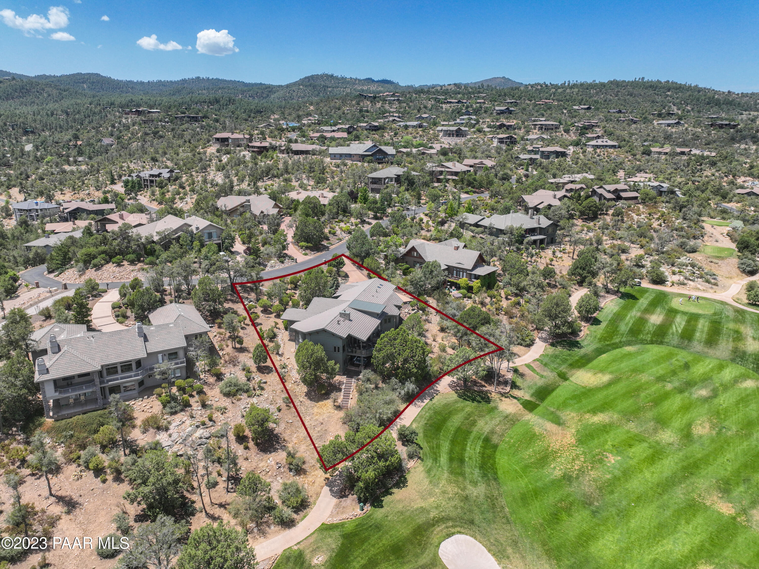 665 Woodridge Lane