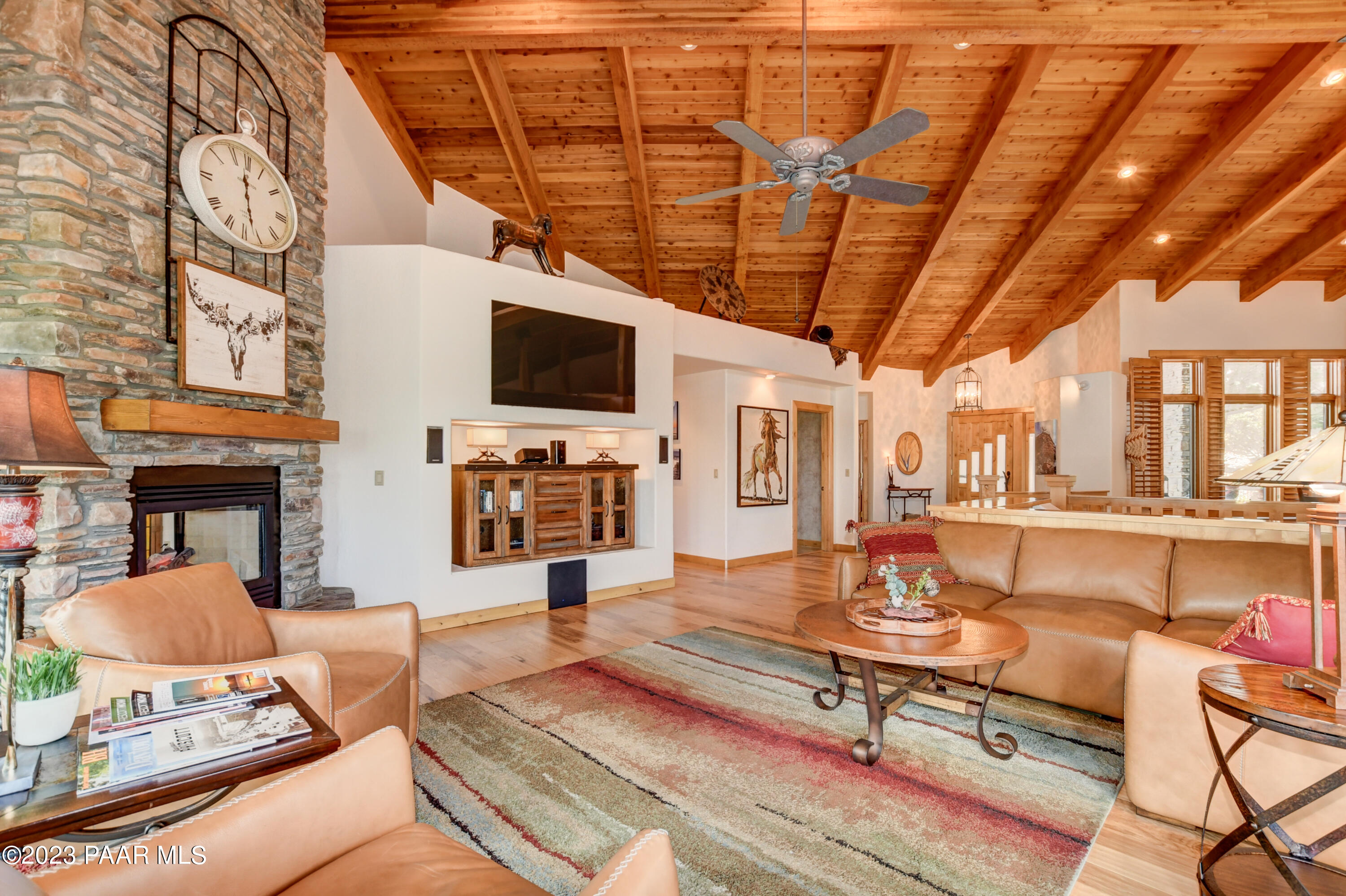 665 Woodridge Lane