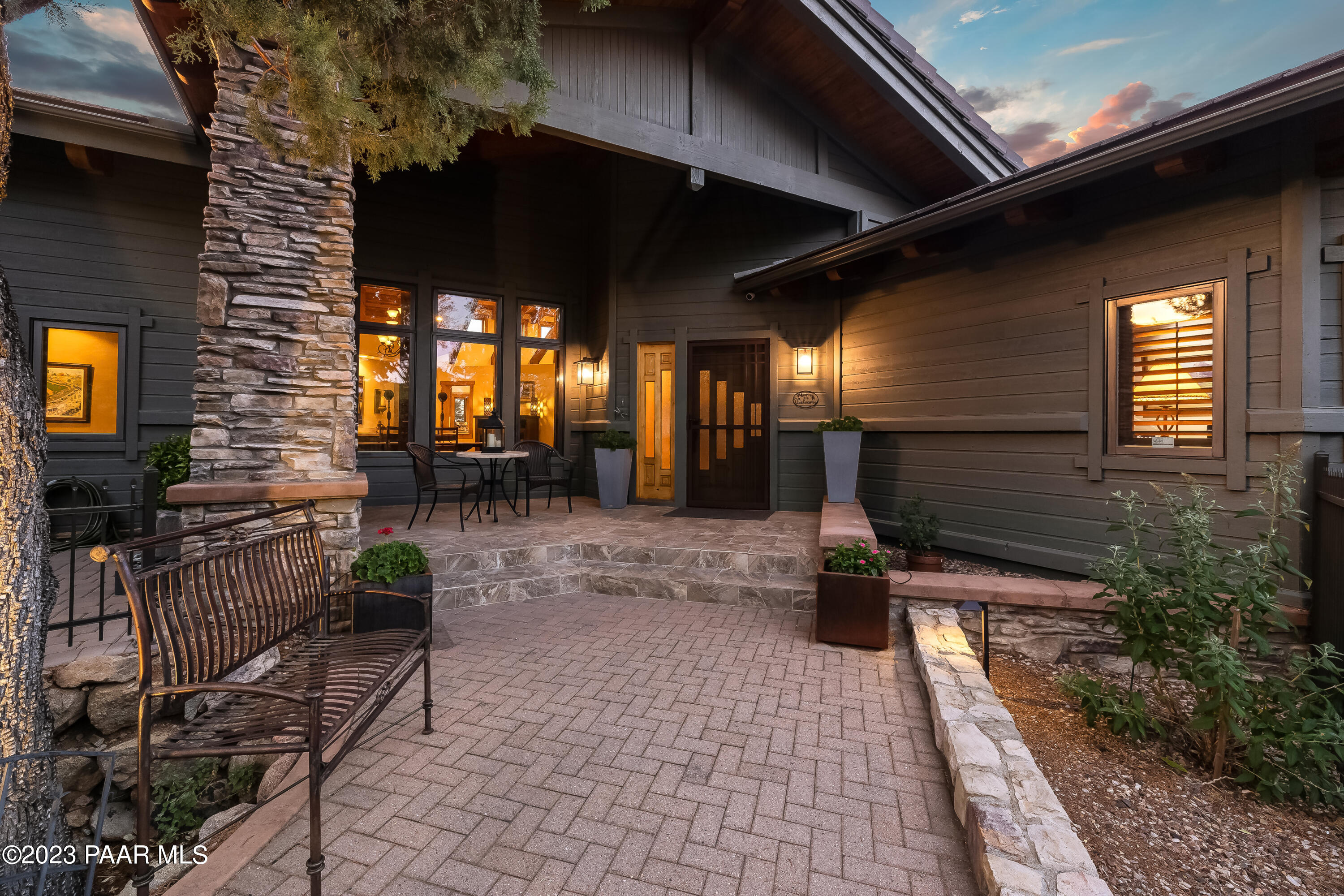 665 Woodridge Lane