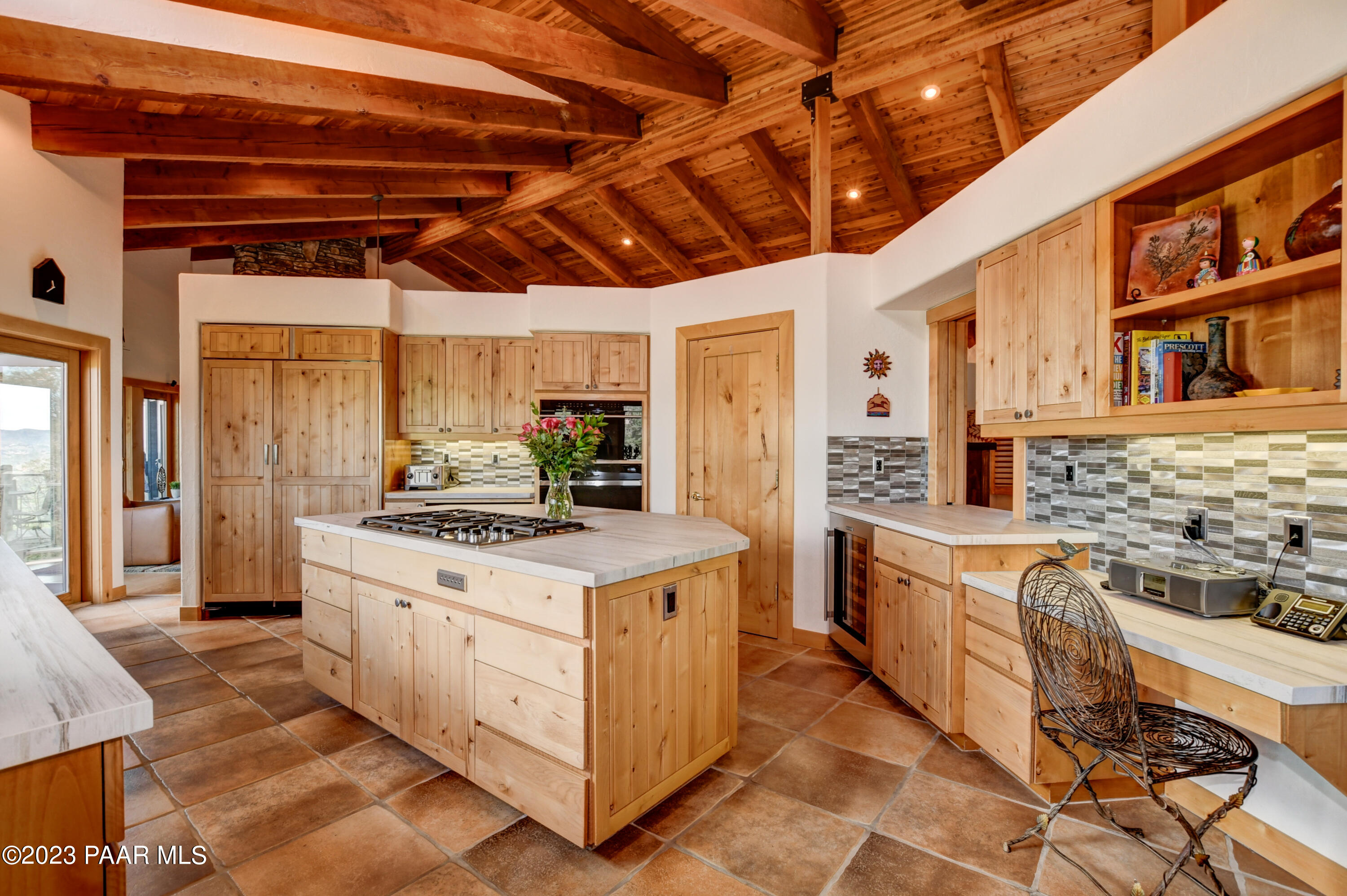 665 Woodridge Lane